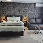 Dream House Къща за гости 4*