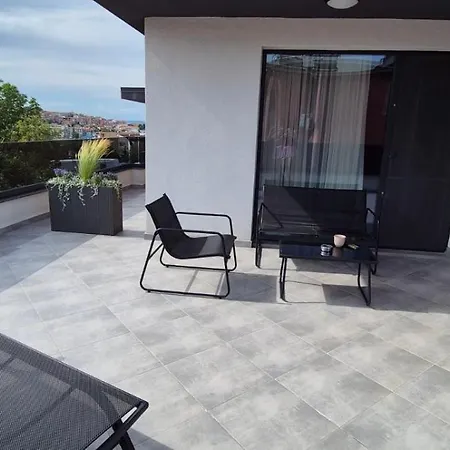 Dream House בית הארחה 4*